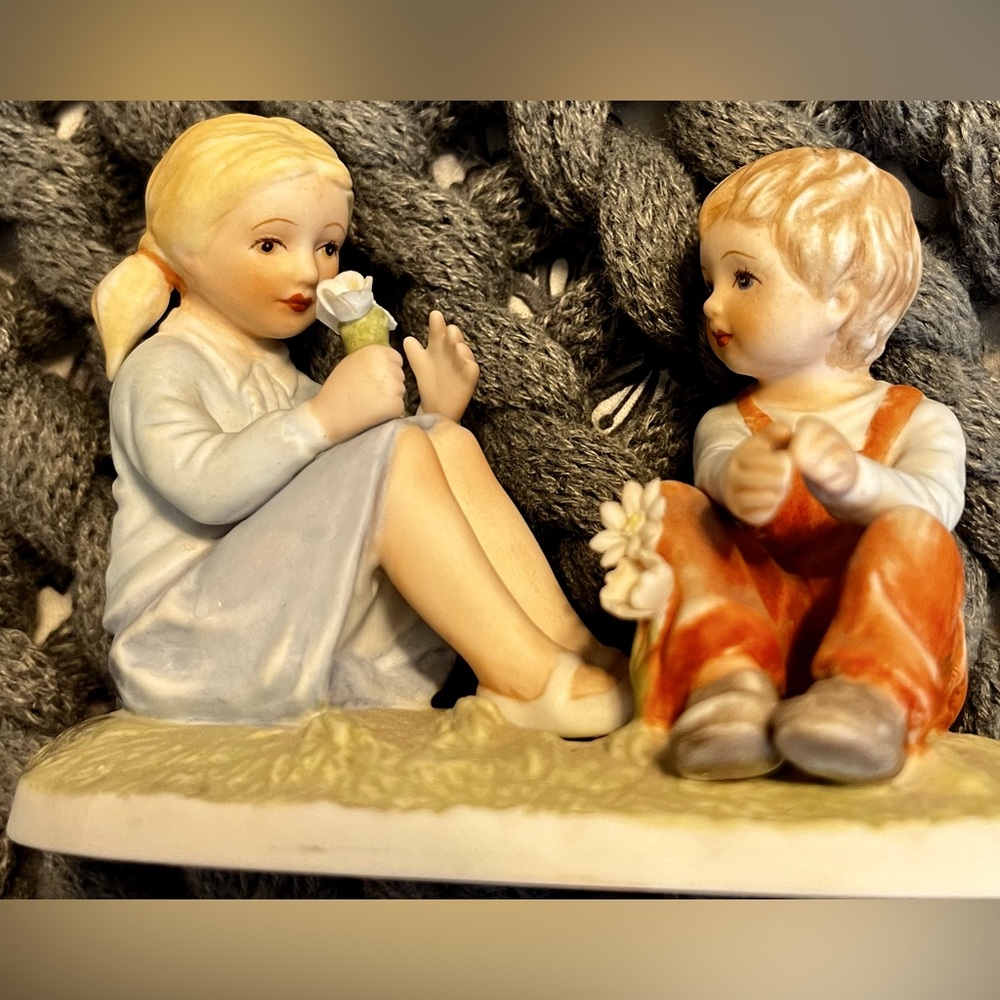 Vintage Frances Hook Figurine 5”